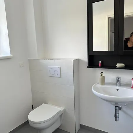 بيت للعطل Gemuetliche Doppelhaushaelfte Mit Garten, Terrasse Ruhige Lage In *